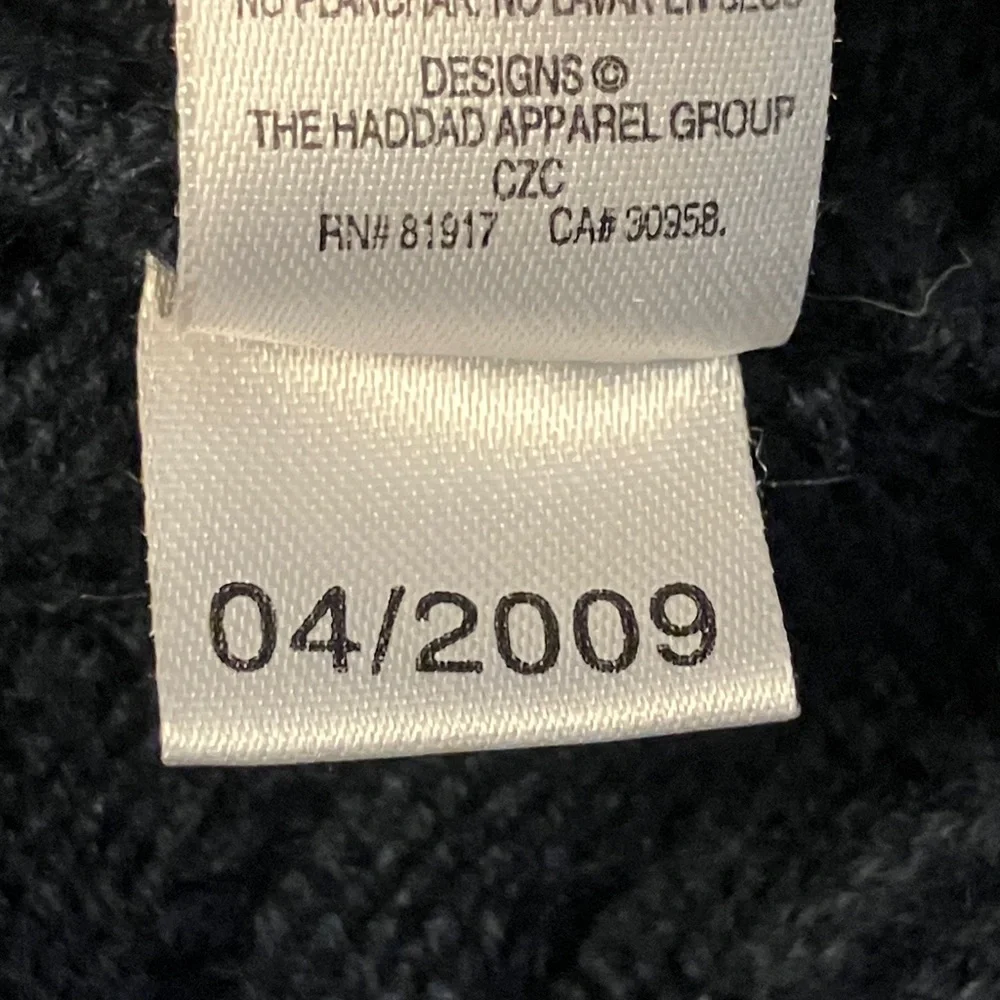 Nike Dark Blue Ribbed Beanie with White Logo Hard‎ Cap Front Rim Child 4-7